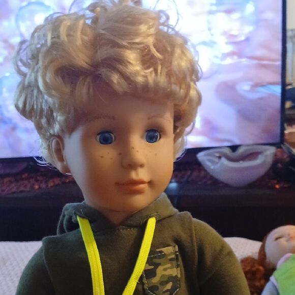 Kids Dolls Set with Green Vest and Brown Hair - Picture 2 of 5